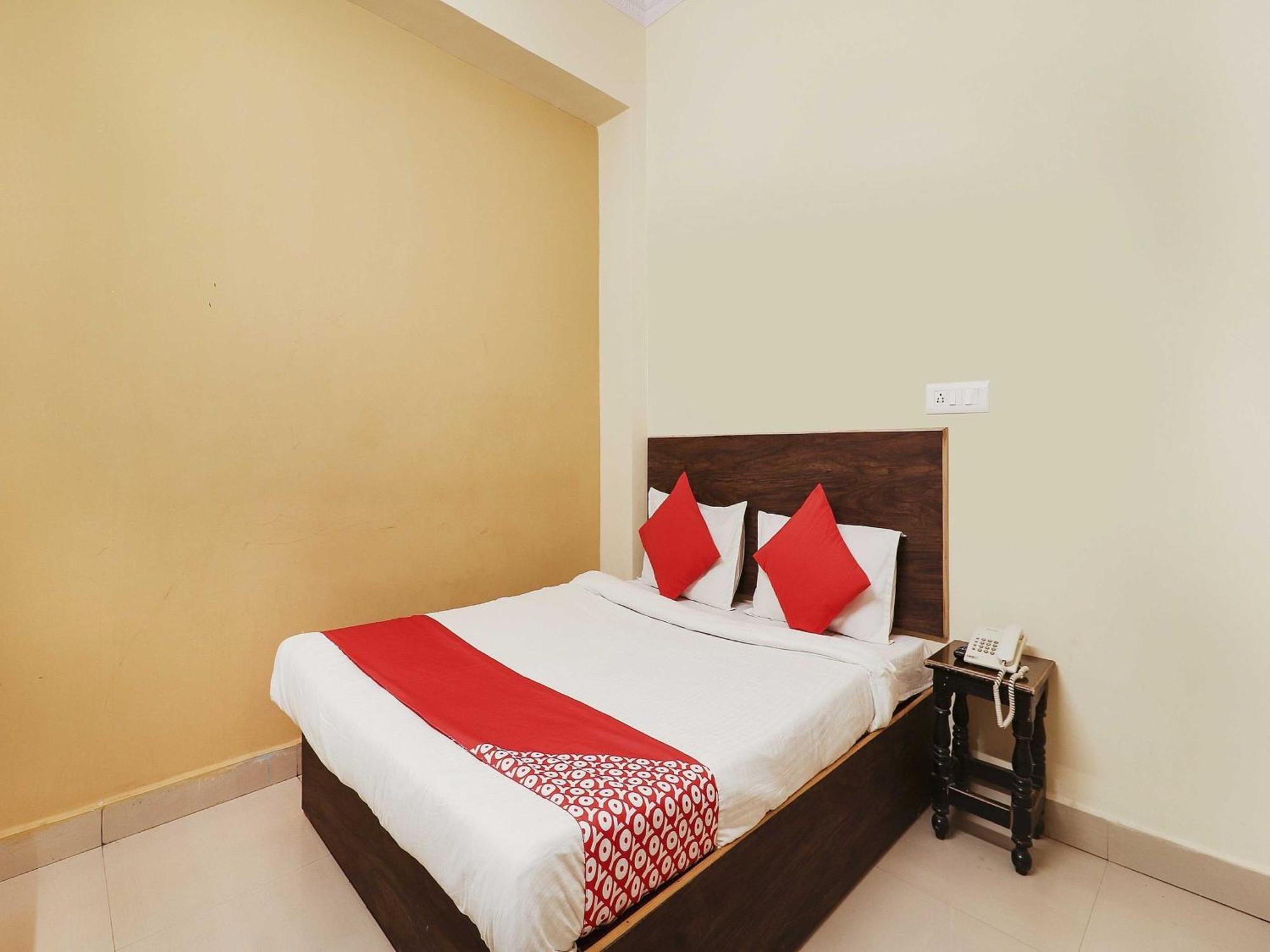 OYO 73783 Hotel Sai Pariwar Hyderabad Bagian luar foto