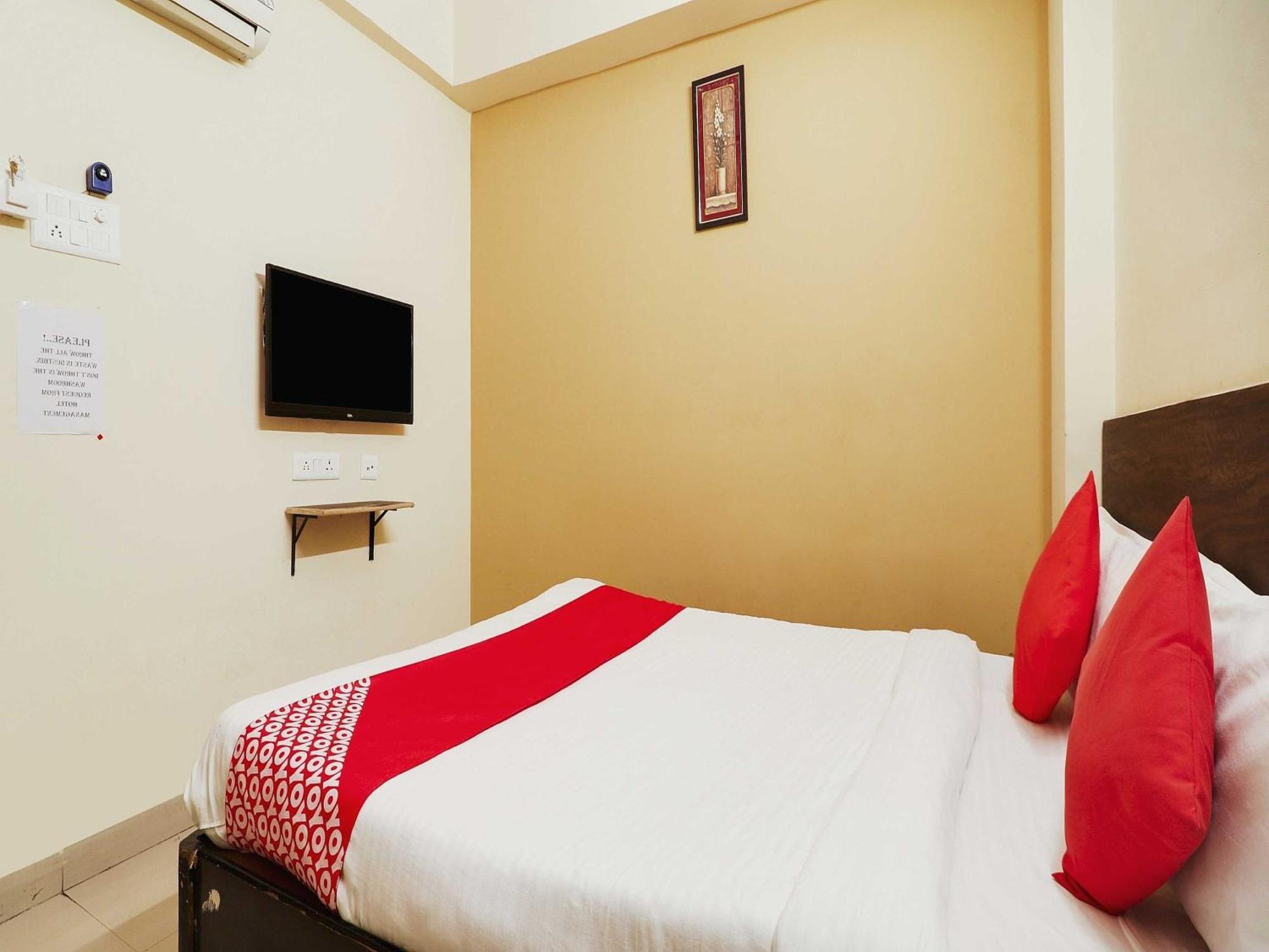 OYO 73783 Hotel Sai Pariwar Hyderabad Bagian luar foto