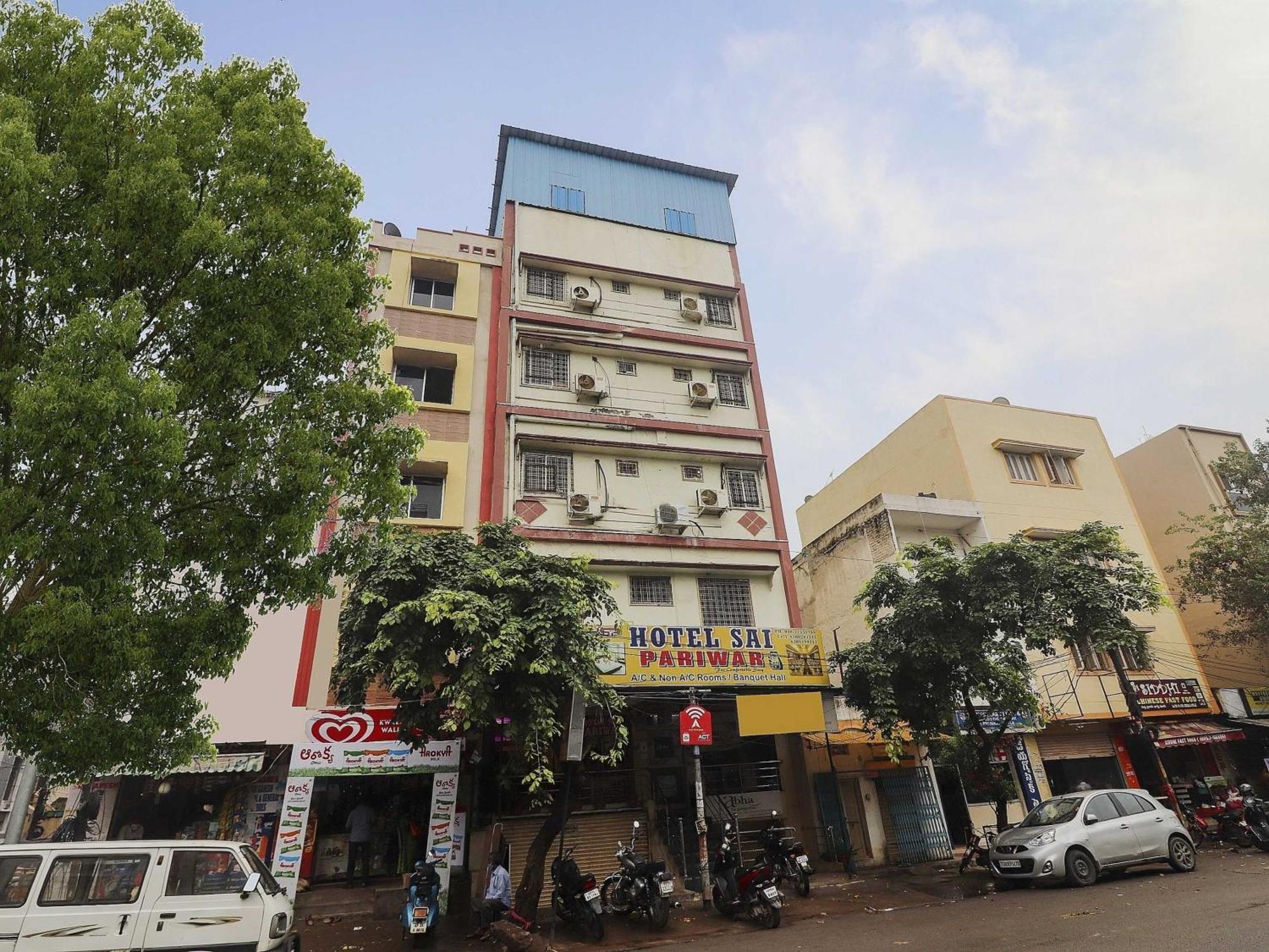 OYO 73783 Hotel Sai Pariwar Hyderabad Bagian luar foto