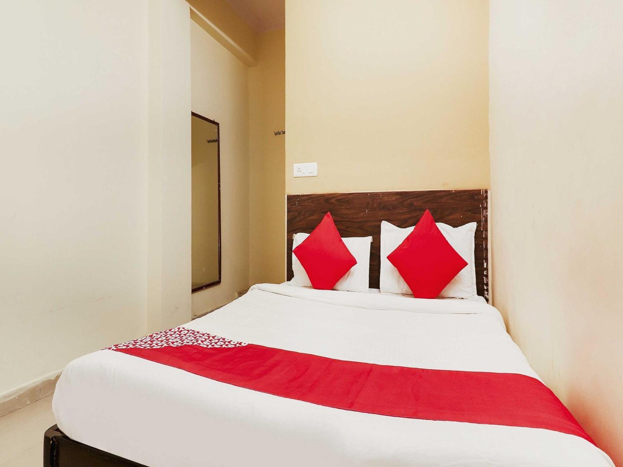 OYO 73783 Hotel Sai Pariwar Hyderabad Bagian luar foto