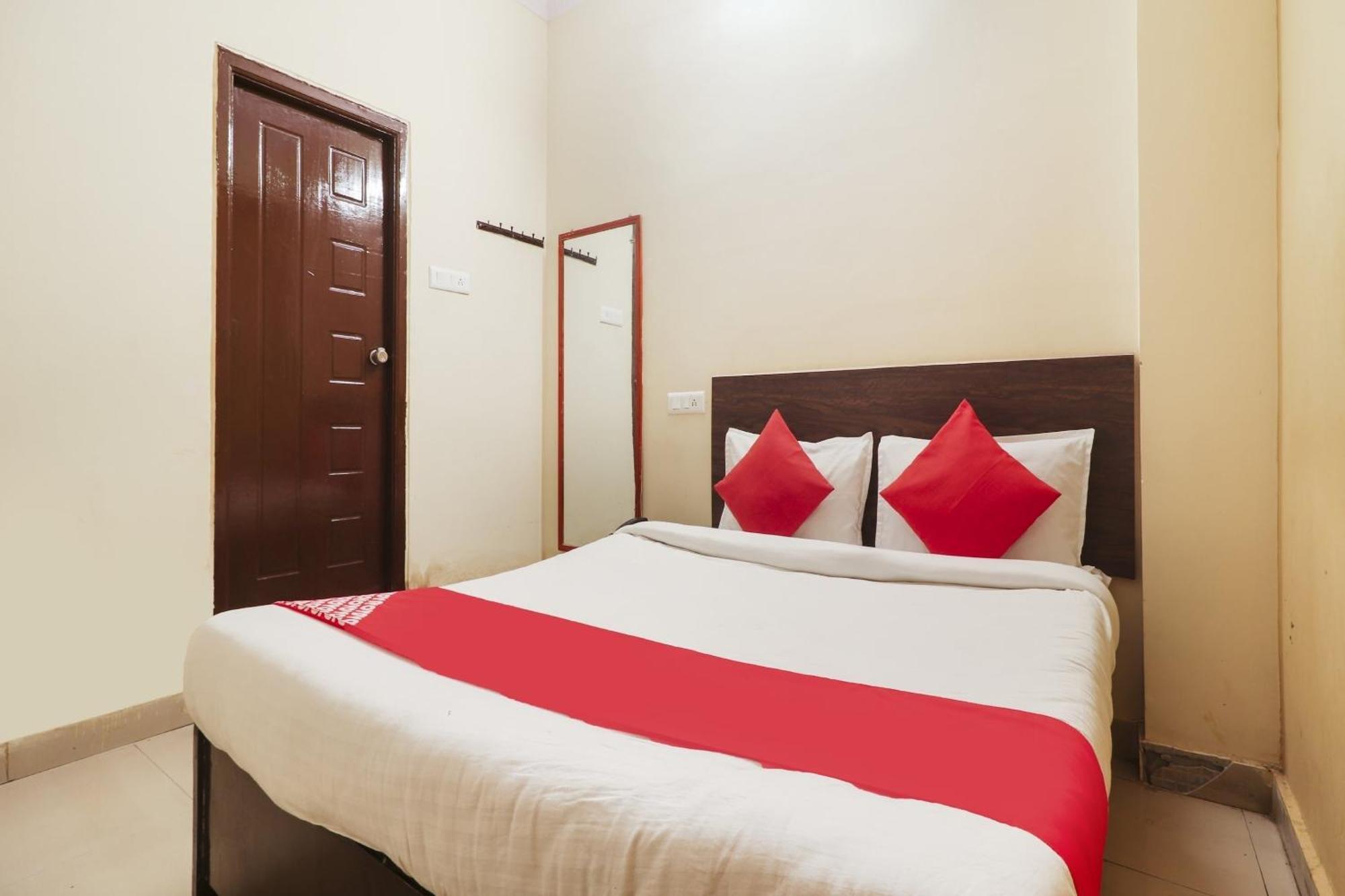 OYO 73783 Hotel Sai Pariwar Hyderabad Bagian luar foto