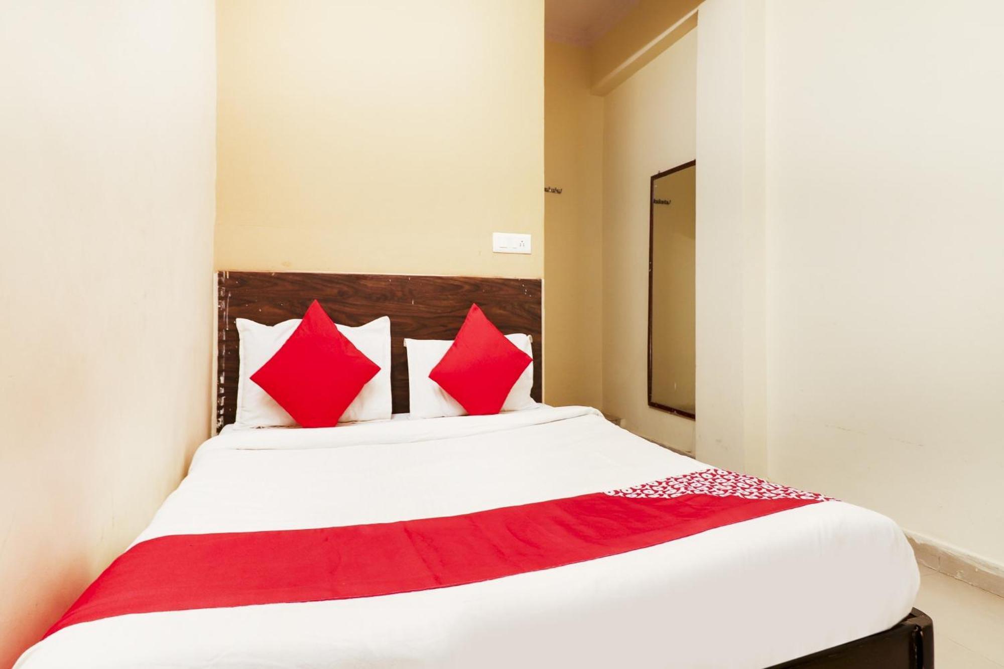 OYO 73783 Hotel Sai Pariwar Hyderabad Bagian luar foto