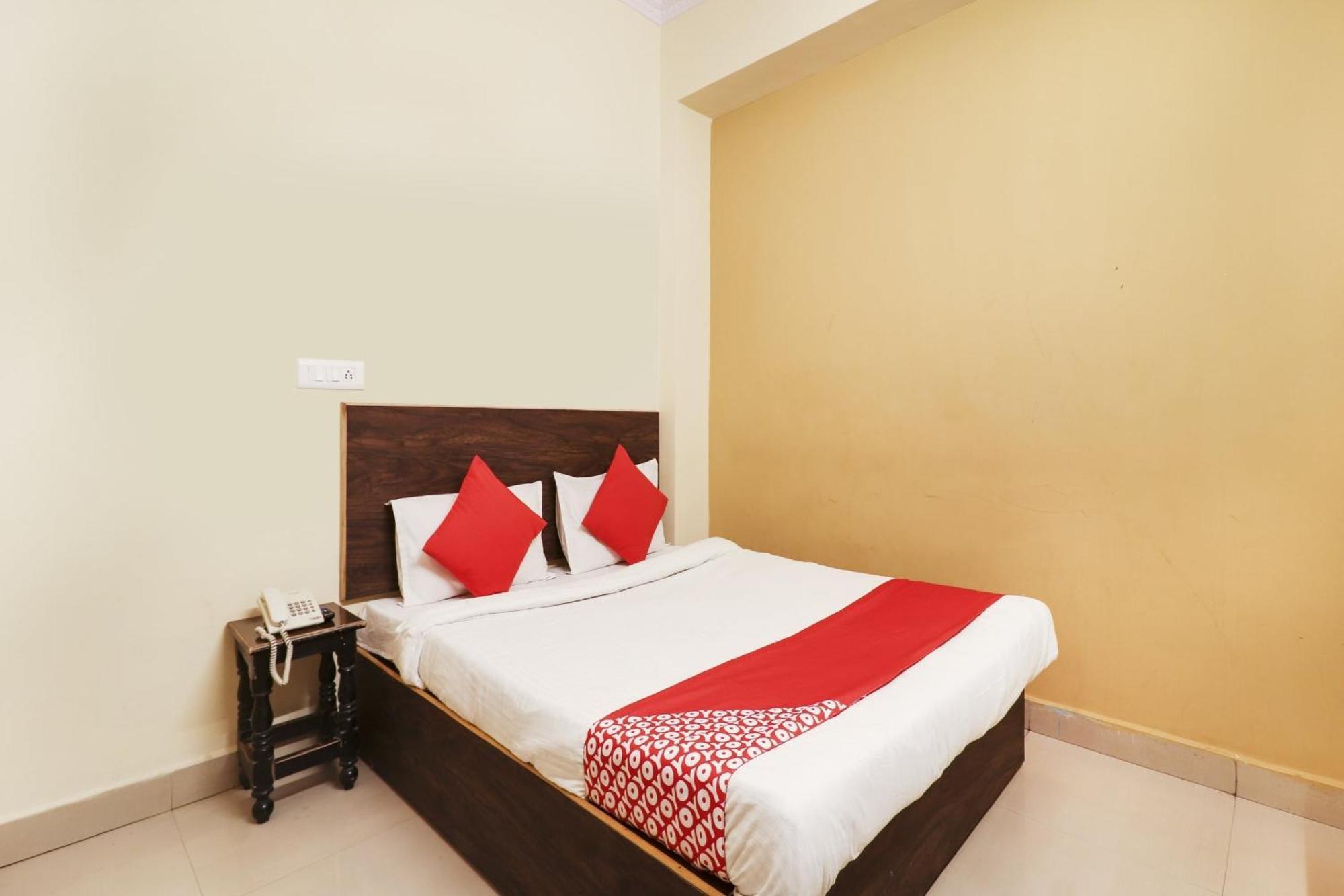 OYO 73783 Hotel Sai Pariwar Hyderabad Bagian luar foto